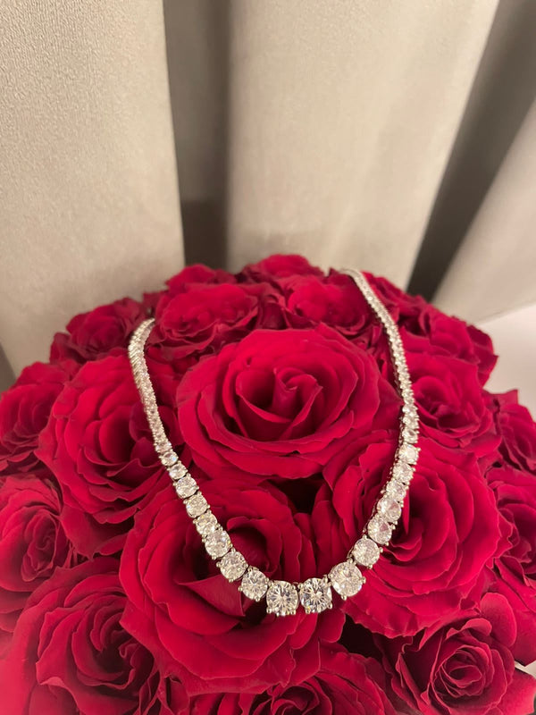 One in middle Necklace