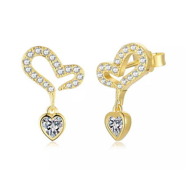Modest heart earrings